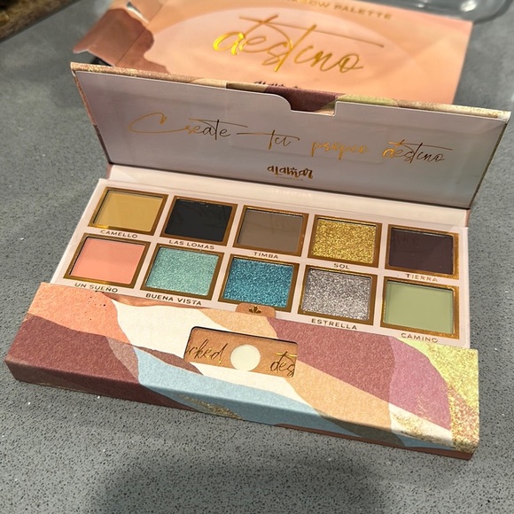 Alamar Cosmetics Eyeshadow palette - Picture 2 of 3